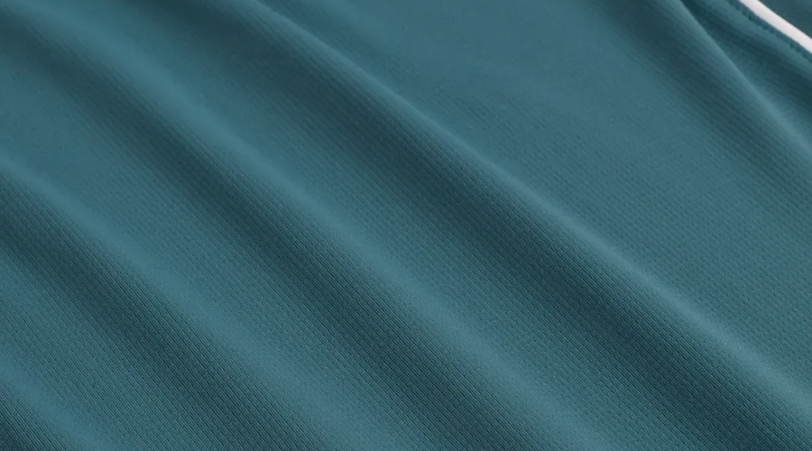 Tecidos Tecnológicos para Tênis e Padel: Respirabilidade, Proteção UV e Secagem Rápida no Calor