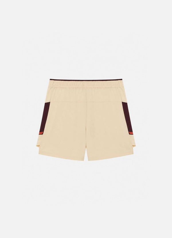 Shorts Slams Advantage