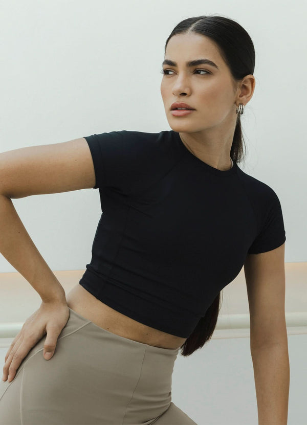Camiseta Cropped Raglan Endurance Blackout