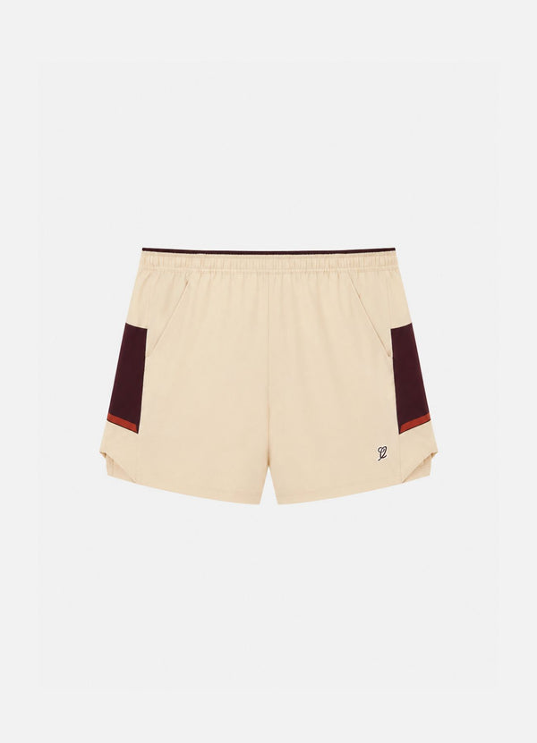 Shorts Slams Advantage
