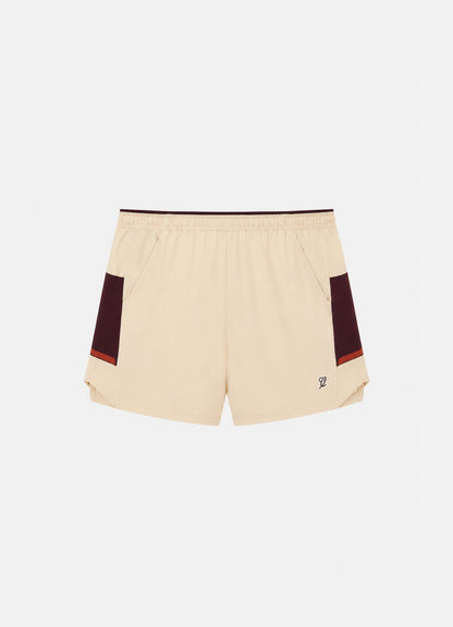 Shorts Slams Advantage