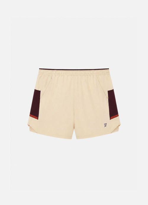 Shorts Slams Advantage