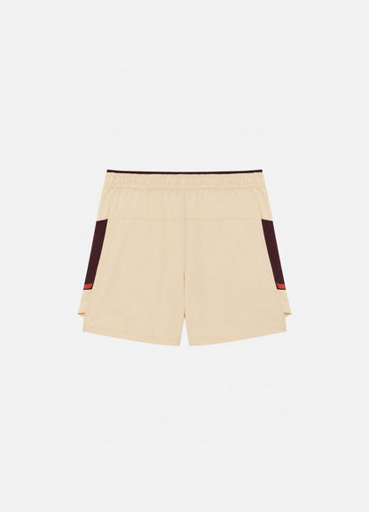 Shorts Slams Advantage