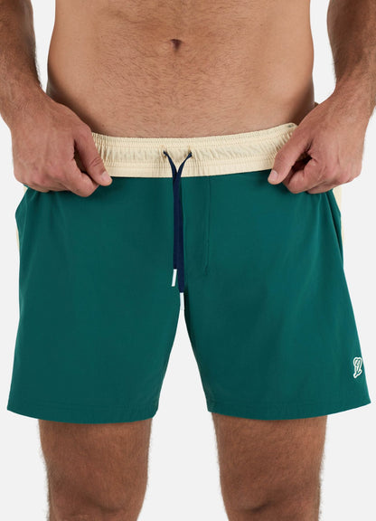 Shorts Slams Advantage