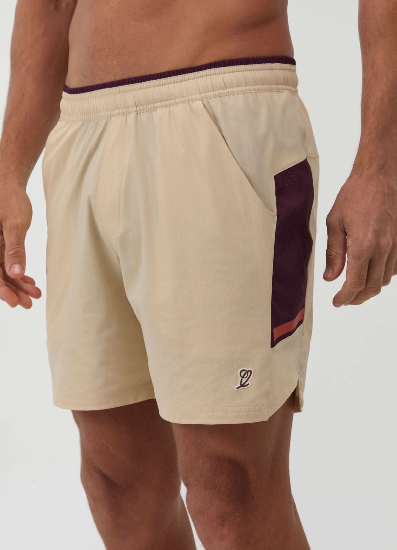 Shorts Slams Advantage