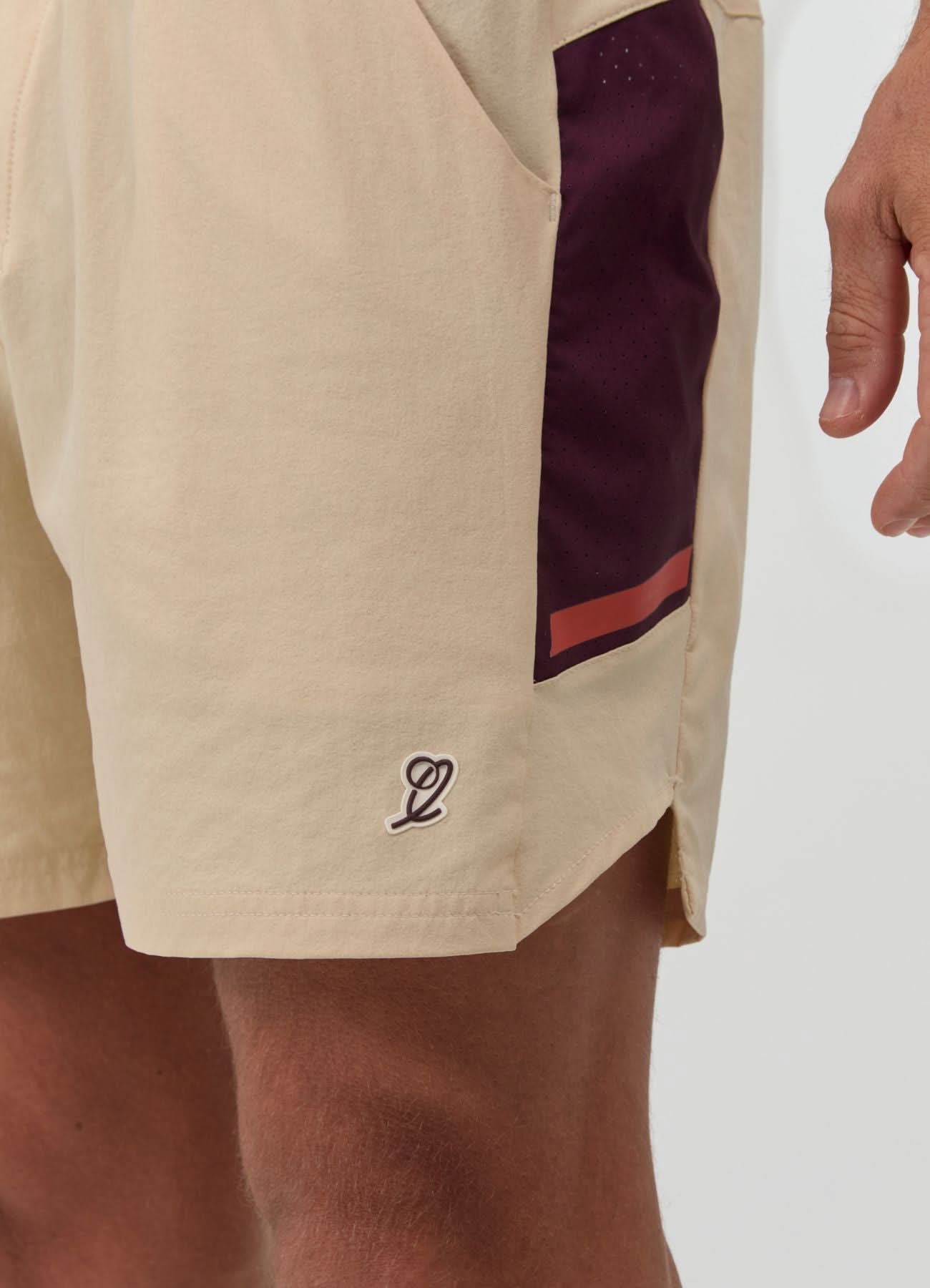 Shorts Slams Advantage