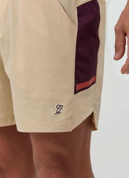 Shorts Slams Advantage