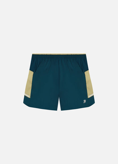 Shorts Slams Advantage