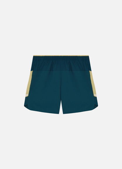 Shorts Slams Advantage