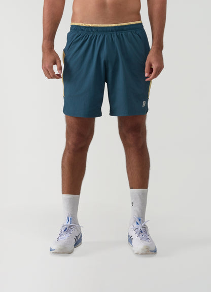 Shorts Slams Advantage