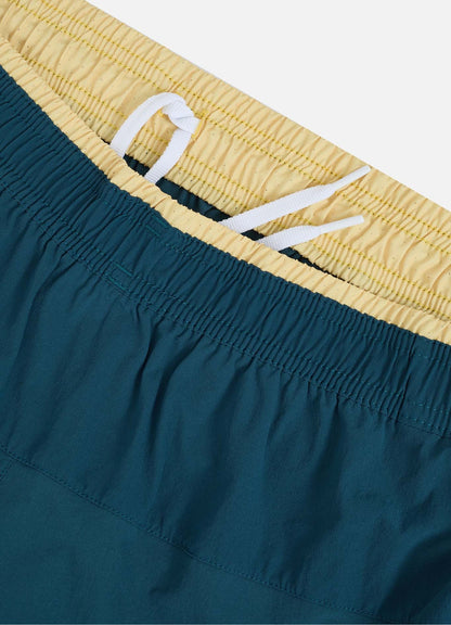 Shorts Slams Advantage